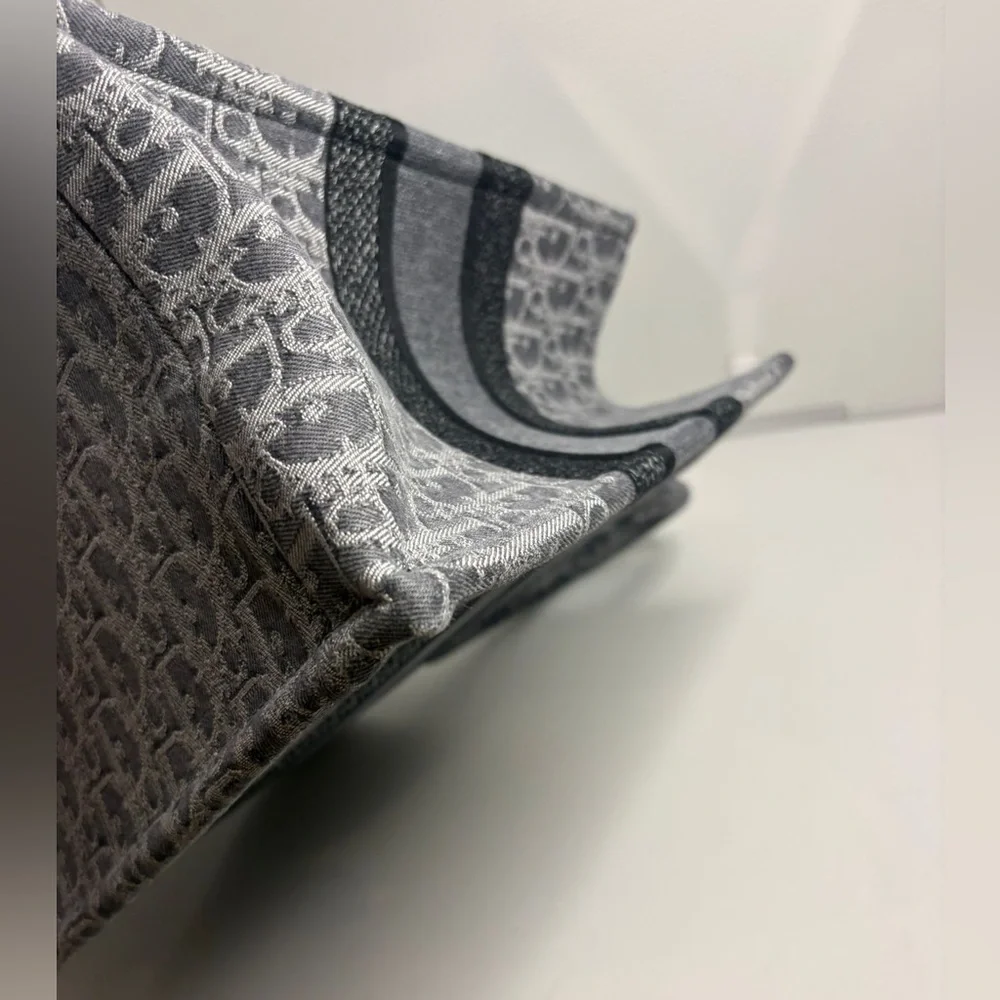 Christian Dior Medium Gray Oblique Book Tote - Picture 3 of 10